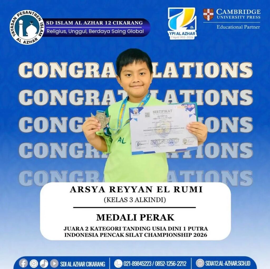 Arsya Reyyan El Rumi memegang medali perak Juara 2 Pencak Silat Championship 2026 dari SD Islam Al Azhar 12 Cikarang.