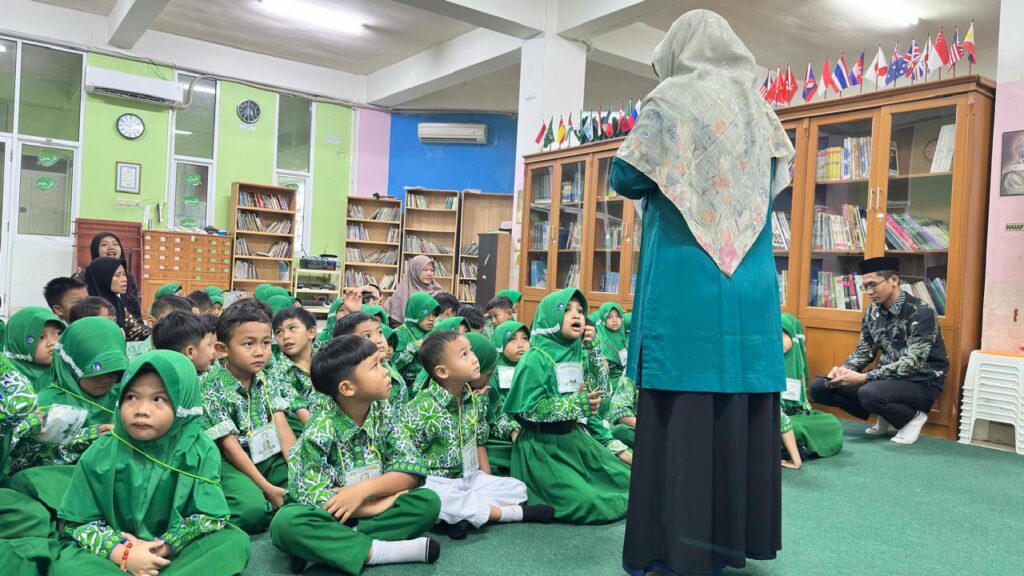 keseruan anak murid kelas 1 SDIA 12 mengikuti MPLS Day-3