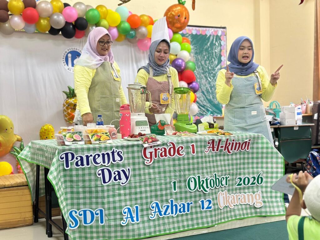 Murid kelas 1 Al Kindi belajar membuat jus buah bersama orang tua melalui kegiatan praktik yang seru, kreatif, dan dekat dengan kehidupan sehari-hari.